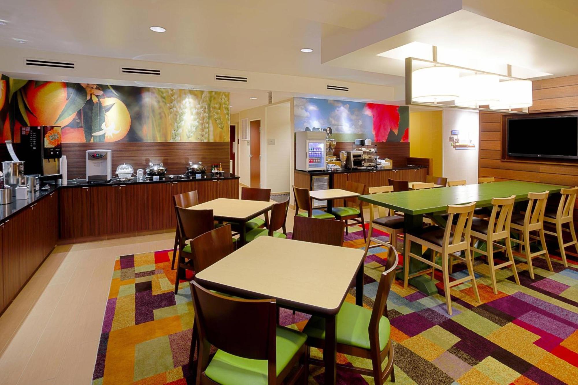 Fairfield Inn And Suites By Marriott Tampa Brandon Heartland Bagian luar foto