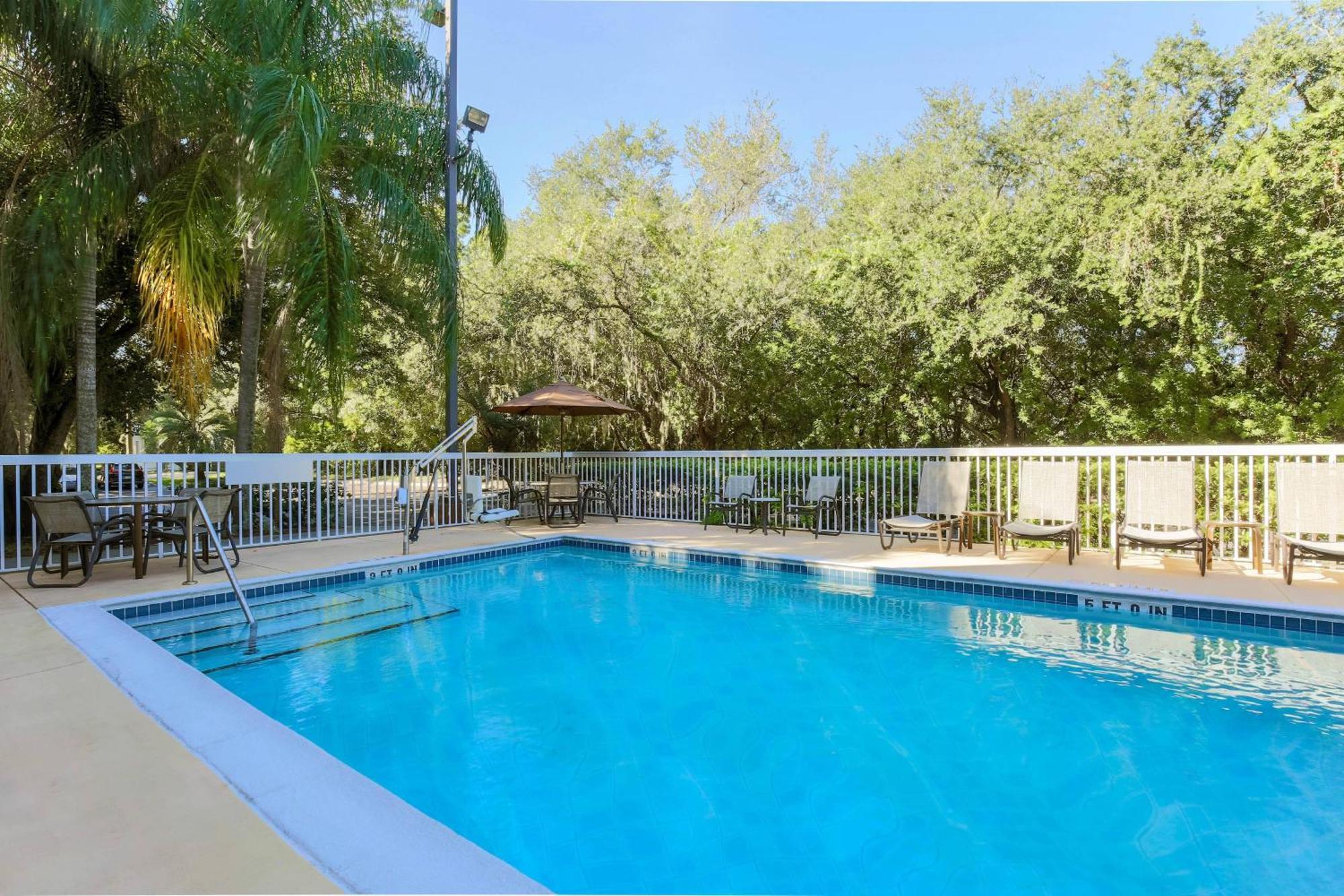 Fairfield Inn And Suites By Marriott Tampa Brandon Heartland Bagian luar foto