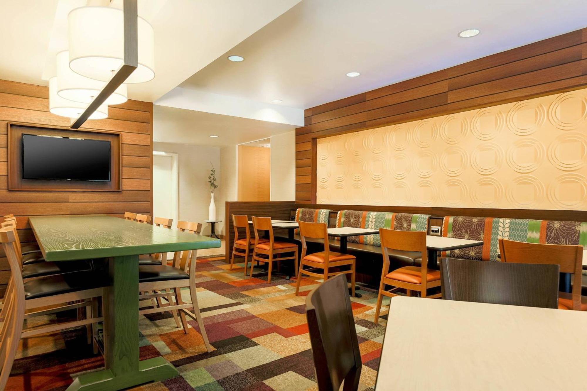 Fairfield Inn And Suites By Marriott Tampa Brandon Heartland Bagian luar foto
