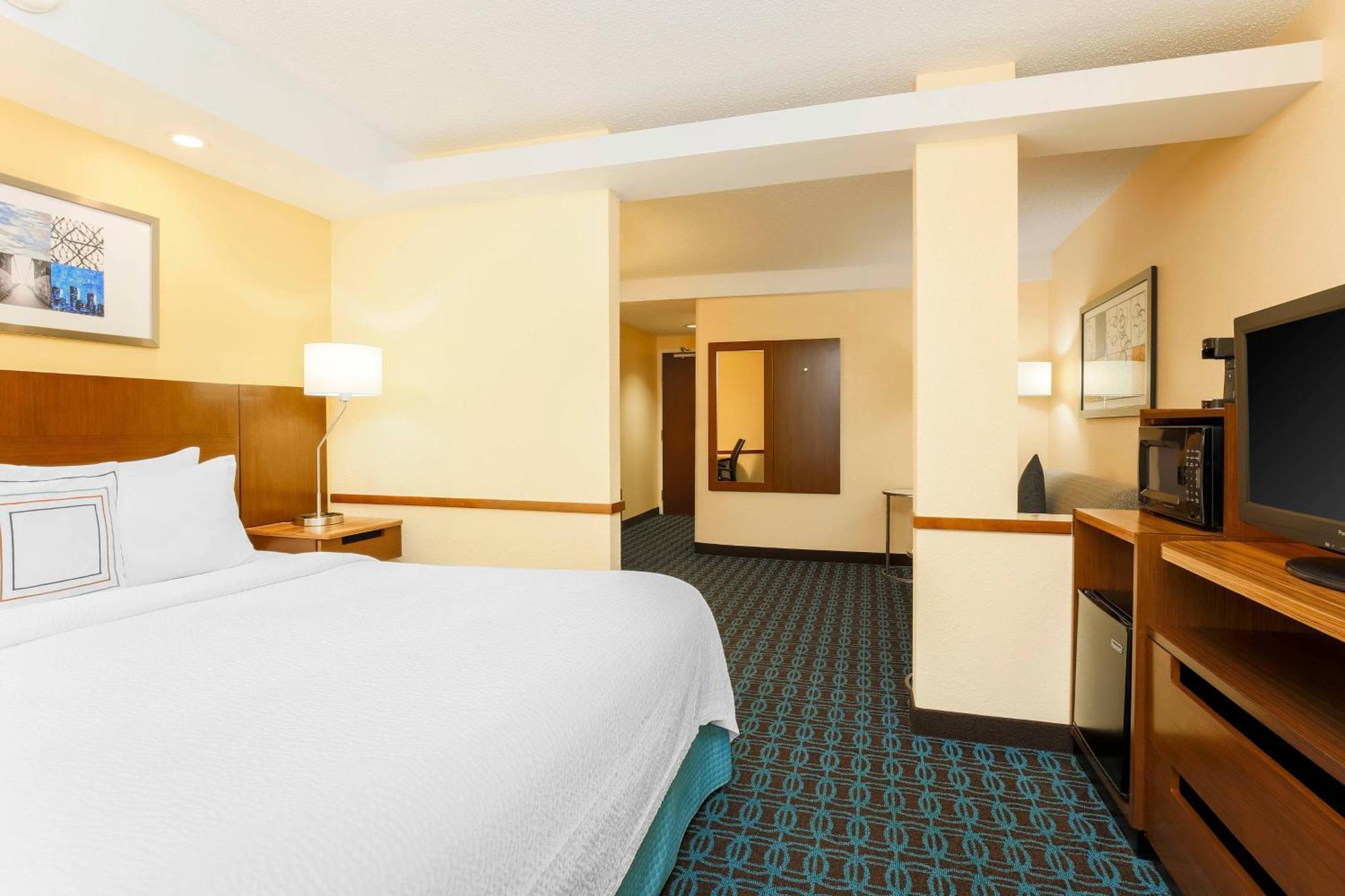 Fairfield Inn And Suites By Marriott Tampa Brandon Heartland Bagian luar foto