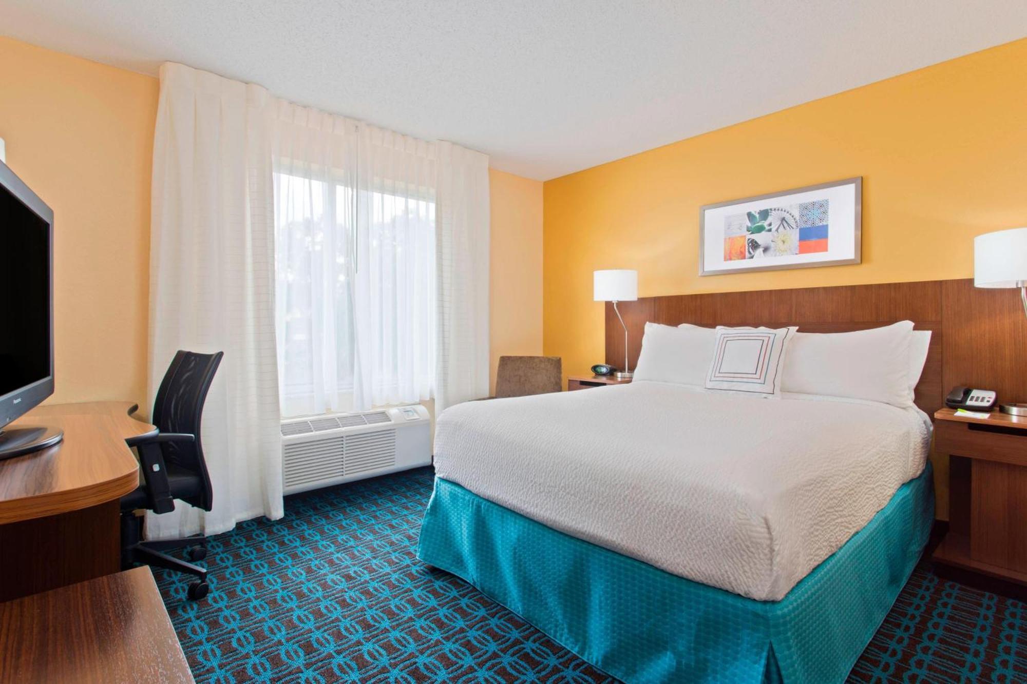 Fairfield Inn And Suites By Marriott Tampa Brandon Heartland Bagian luar foto