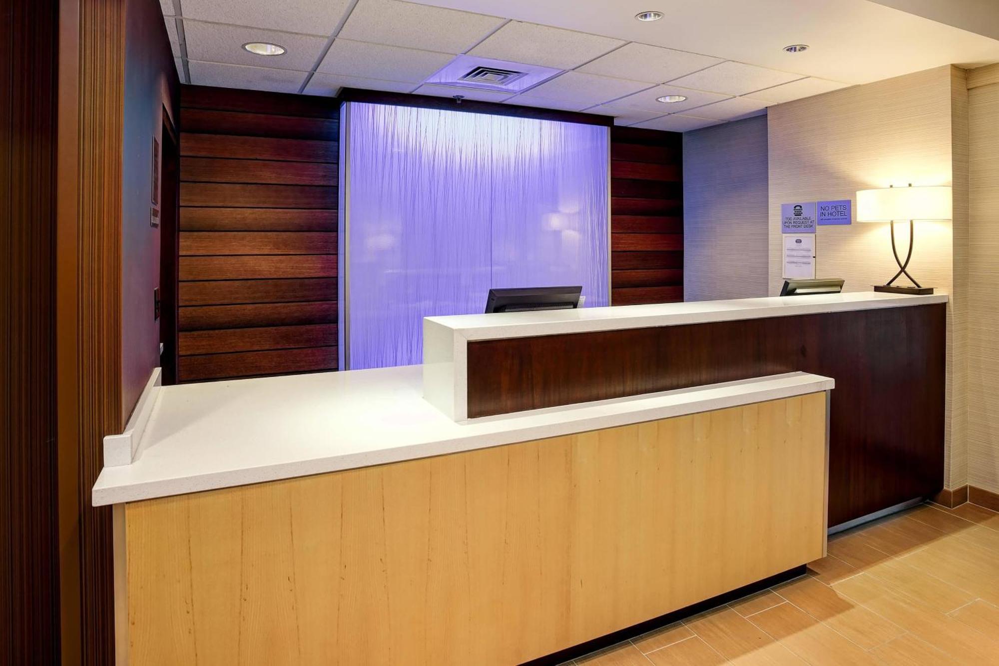 Fairfield Inn And Suites By Marriott Tampa Brandon Heartland Bagian luar foto