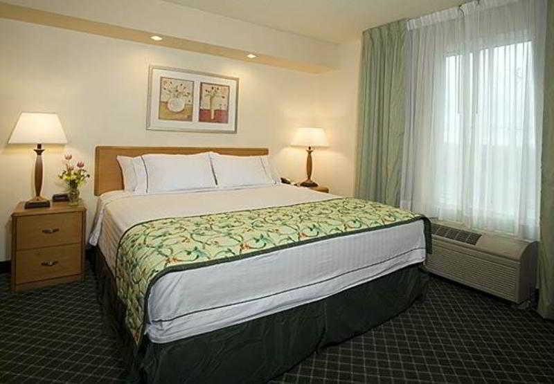 Fairfield Inn And Suites By Marriott Tampa Brandon Heartland Ruang foto